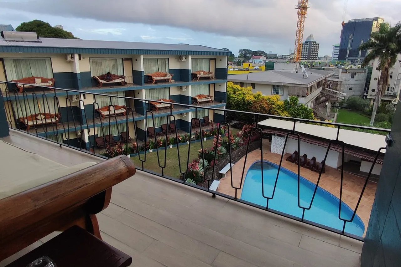 Capricorn Apartment Hotel — rooms and atmosphere