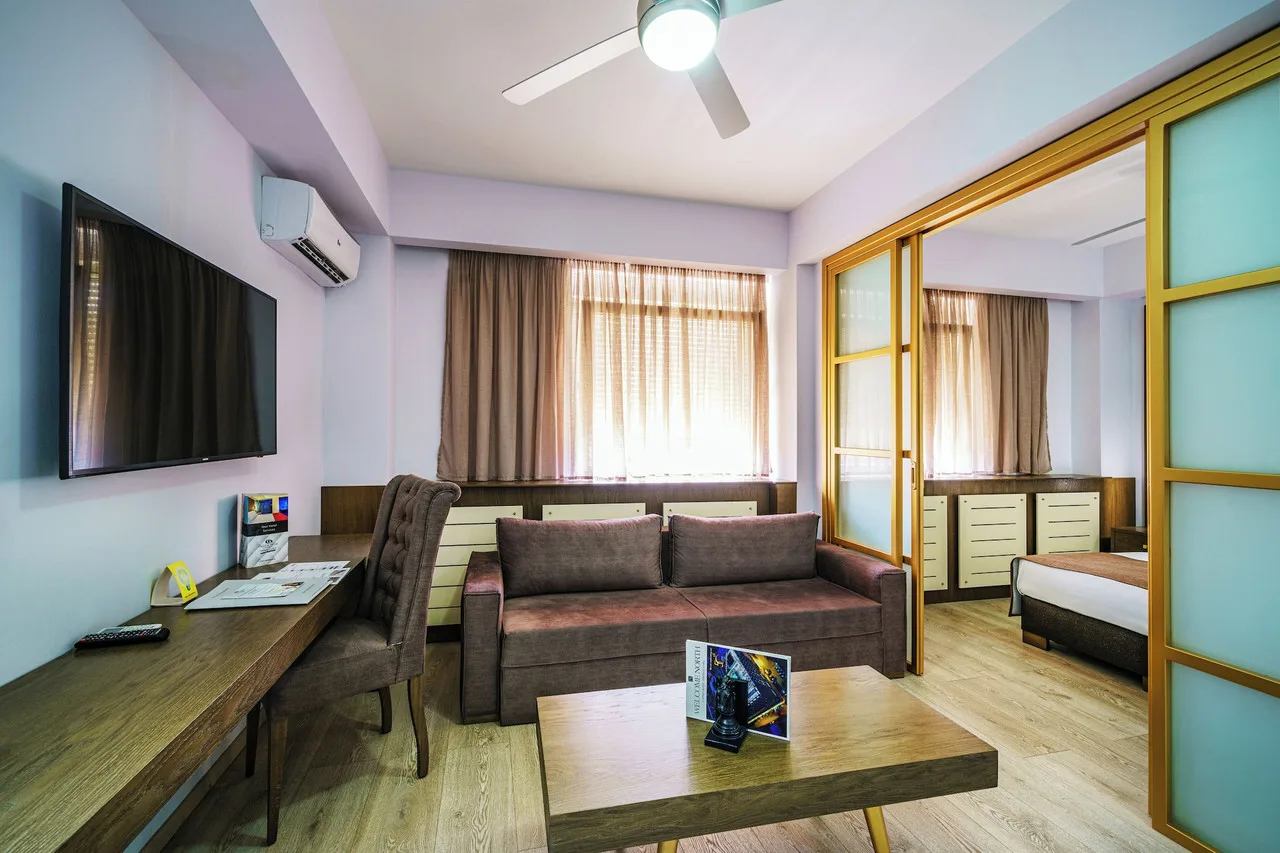 Capsis Hotel Thessaloniki — ภาพห้องพักและบรรยากาศ