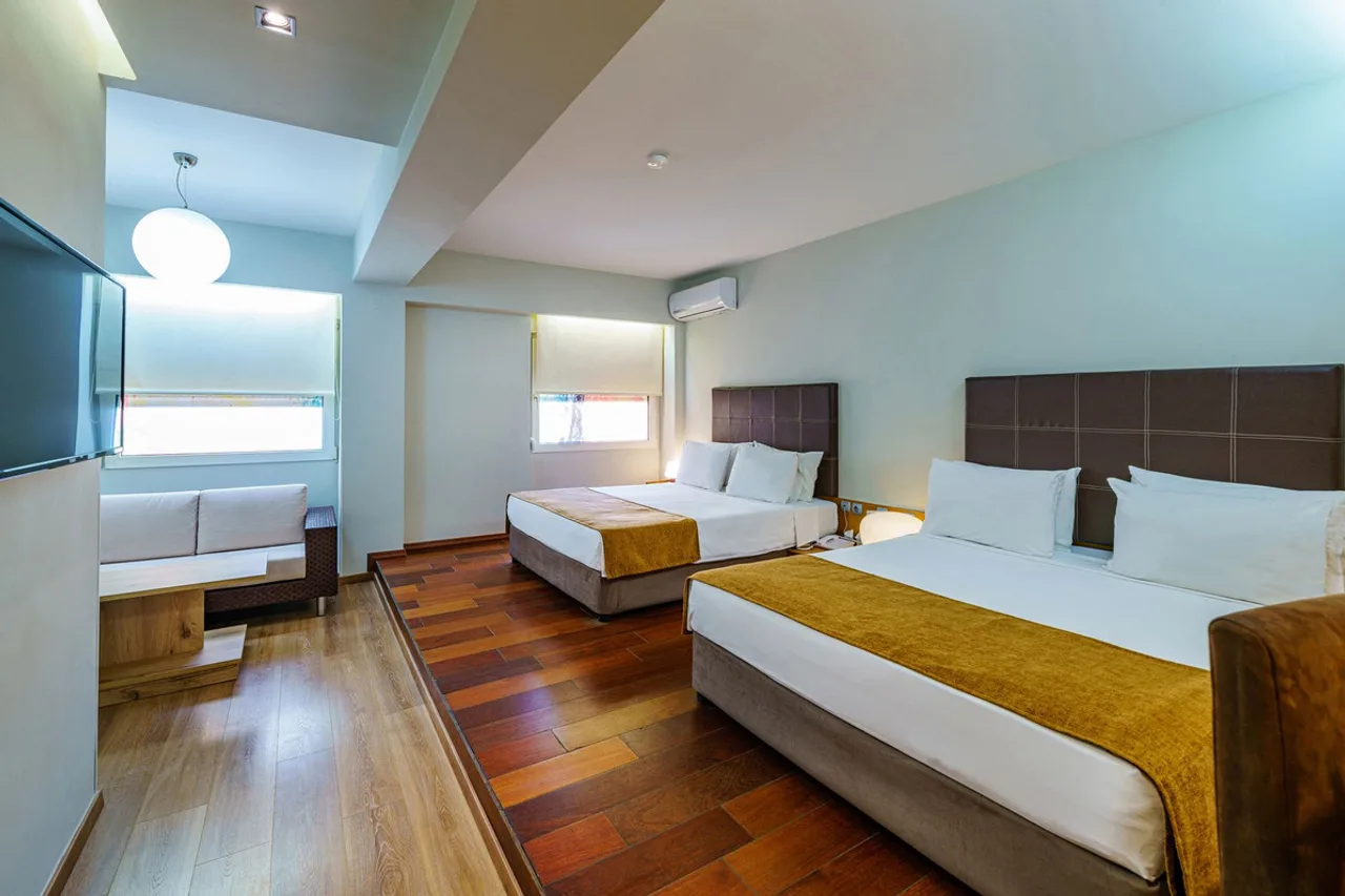 Capsis Hotel Thessaloniki — ภาพห้องพักและบรรยากาศ