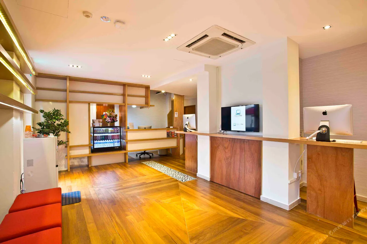 Capsule Pod Boutique Hostel — rooms and atmosphere