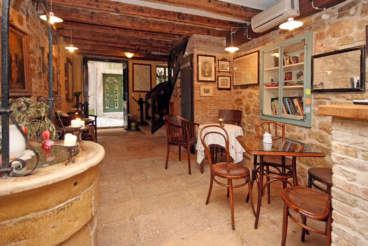 Casa Garzotto Integrated Hotel — rooms and atmosphere