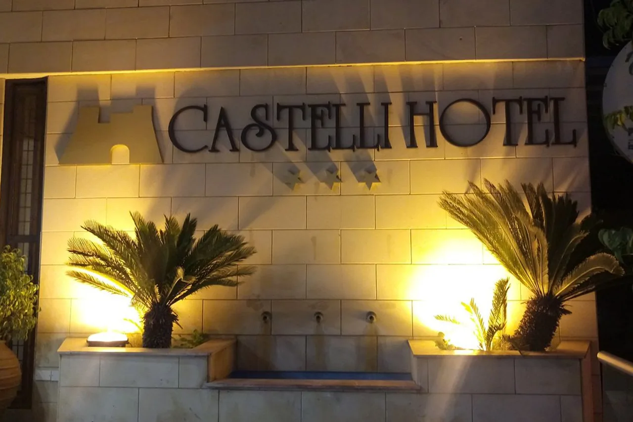 Castelli Hotel Nicosia — rooms and atmosphere