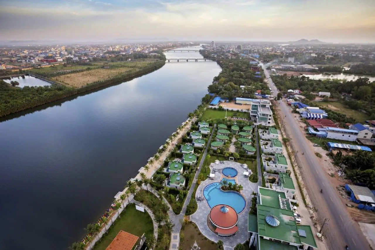 Castle Bayview Resort & Spa — rooms and atmosphere