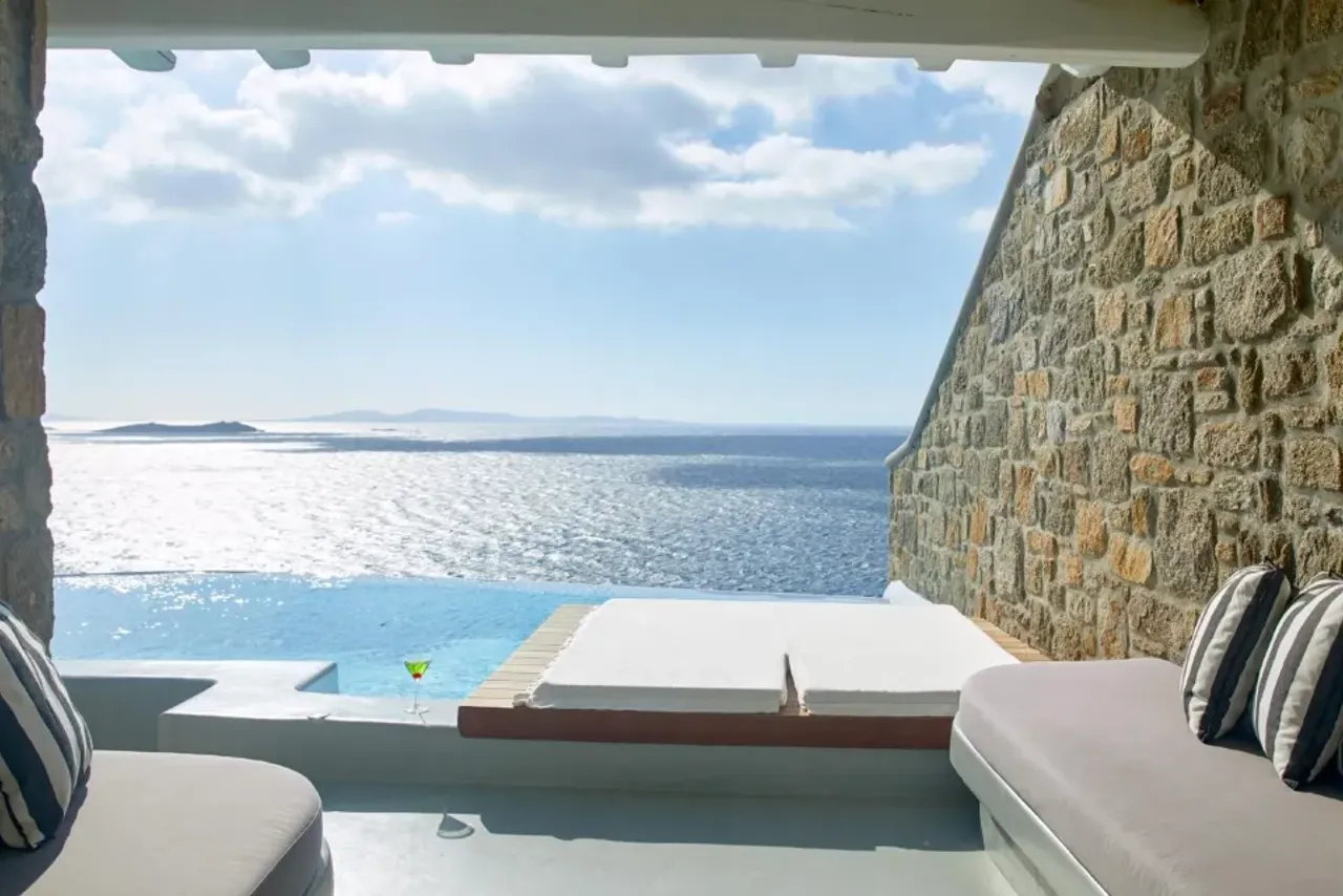 Cavo Tagoo Mykonos — rooms and atmosphere
