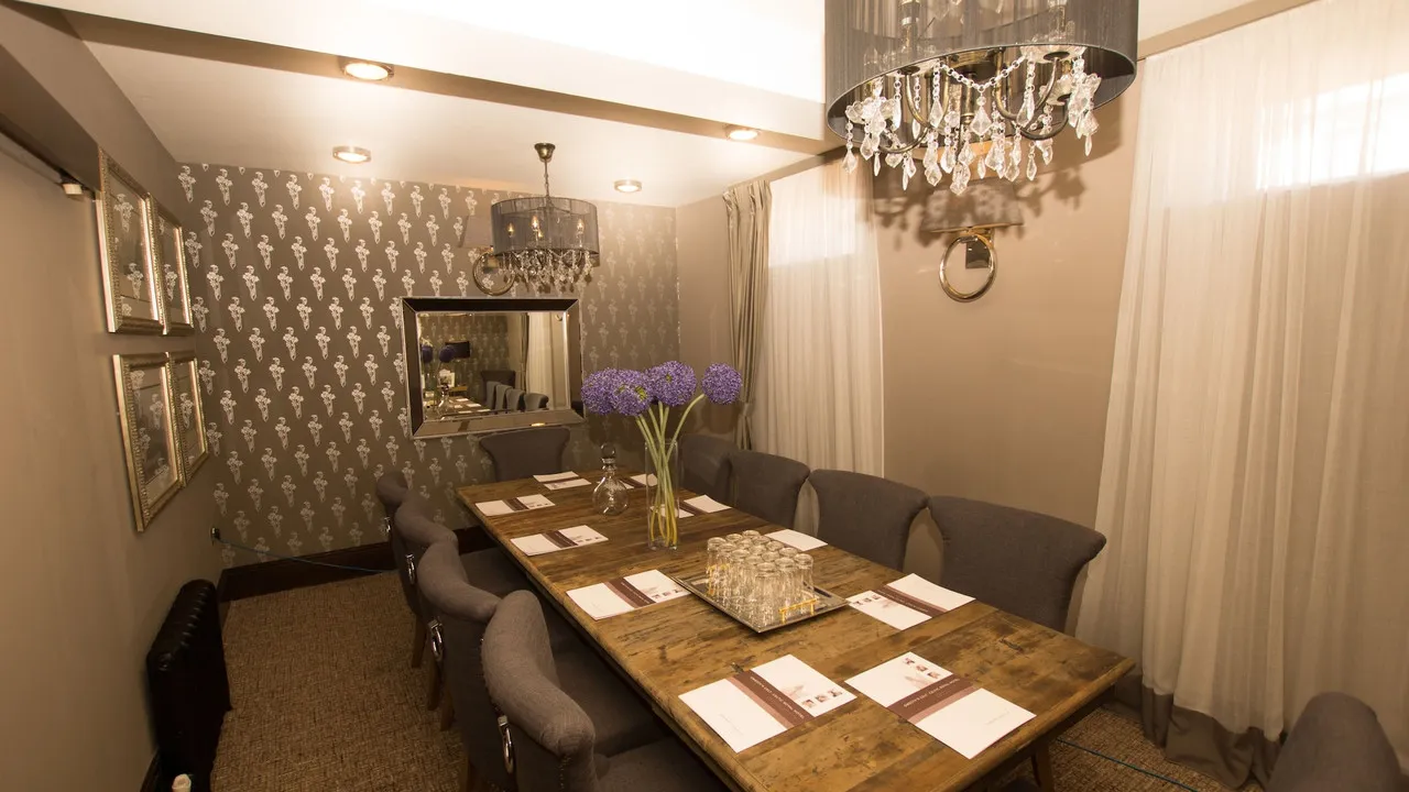 Celtic Royal Hotel Caernarfon — rooms and atmosphere