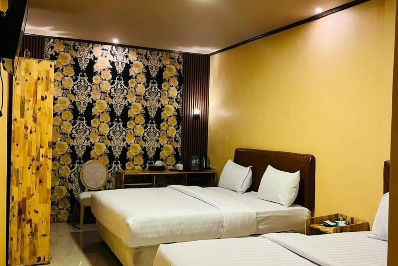 Cemara Indah Hotel — rooms and atmosphere