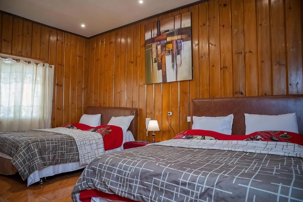 Cemara Indah Hotel — rooms and atmosphere