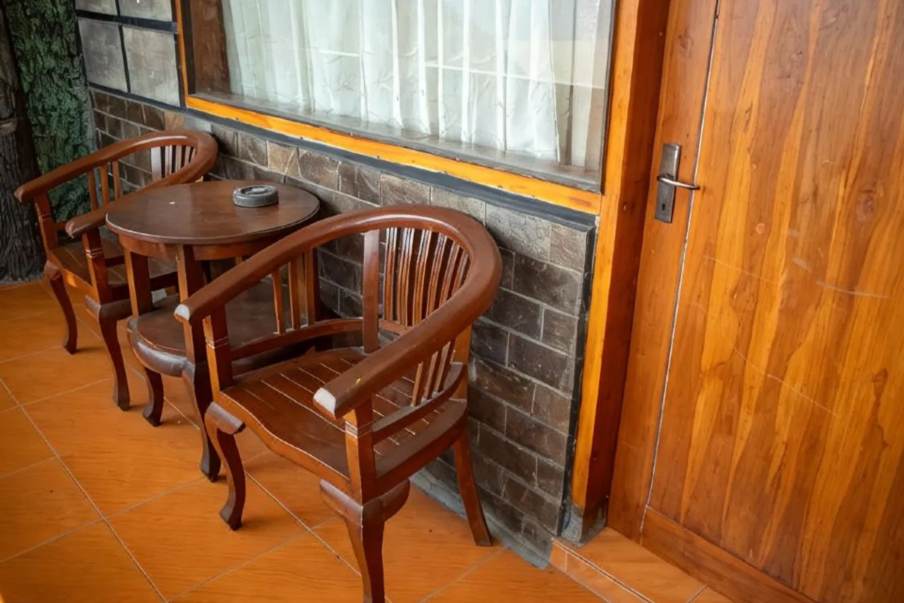 Cemara Indah Hotel — rooms and atmosphere