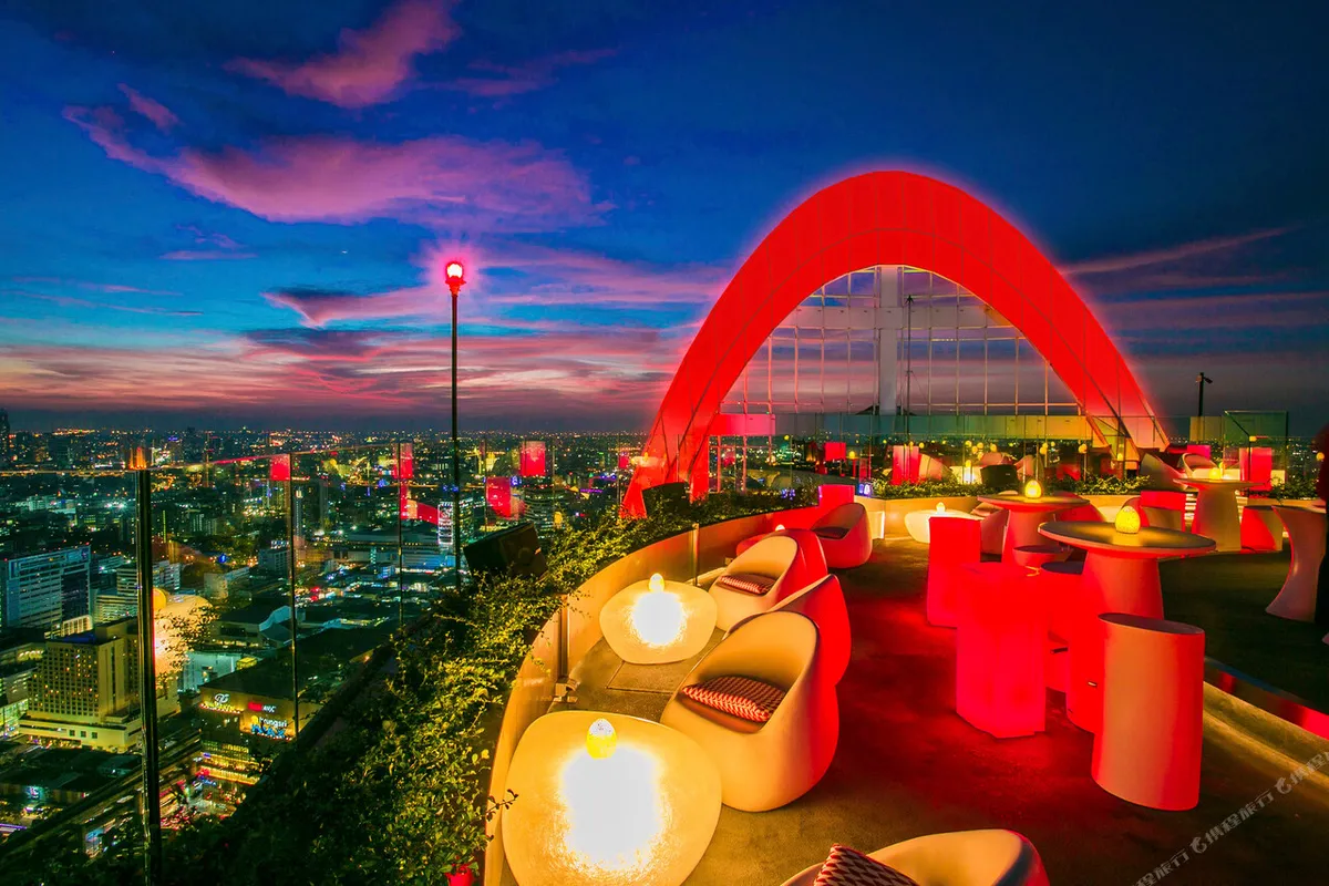 Centara Grand at CentralWorld — rooms and atmosphere
