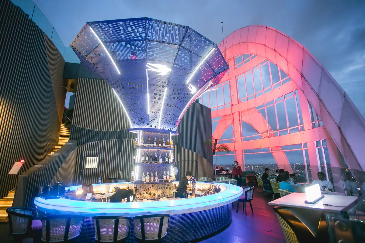 Centara Grand at CentralWorld — rooms and atmosphere