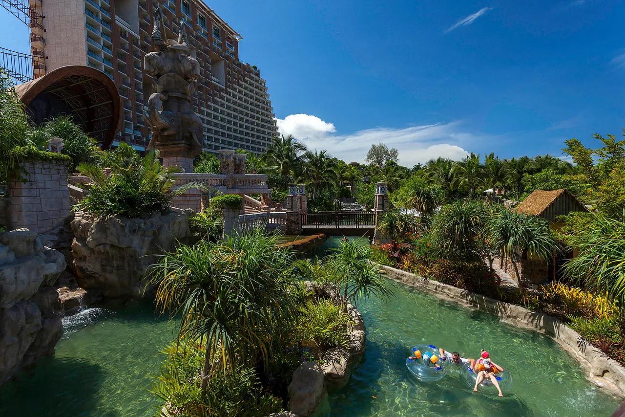 Centara Grand Mirage Beach Resort Pattaya — rooms and atmosphere