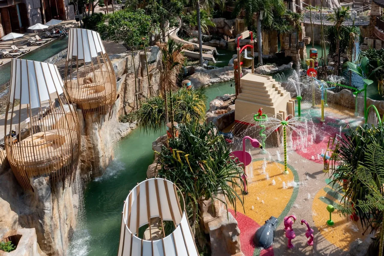 Centara Grand Mirage Beach Resort Pattaya — rooms and atmosphere