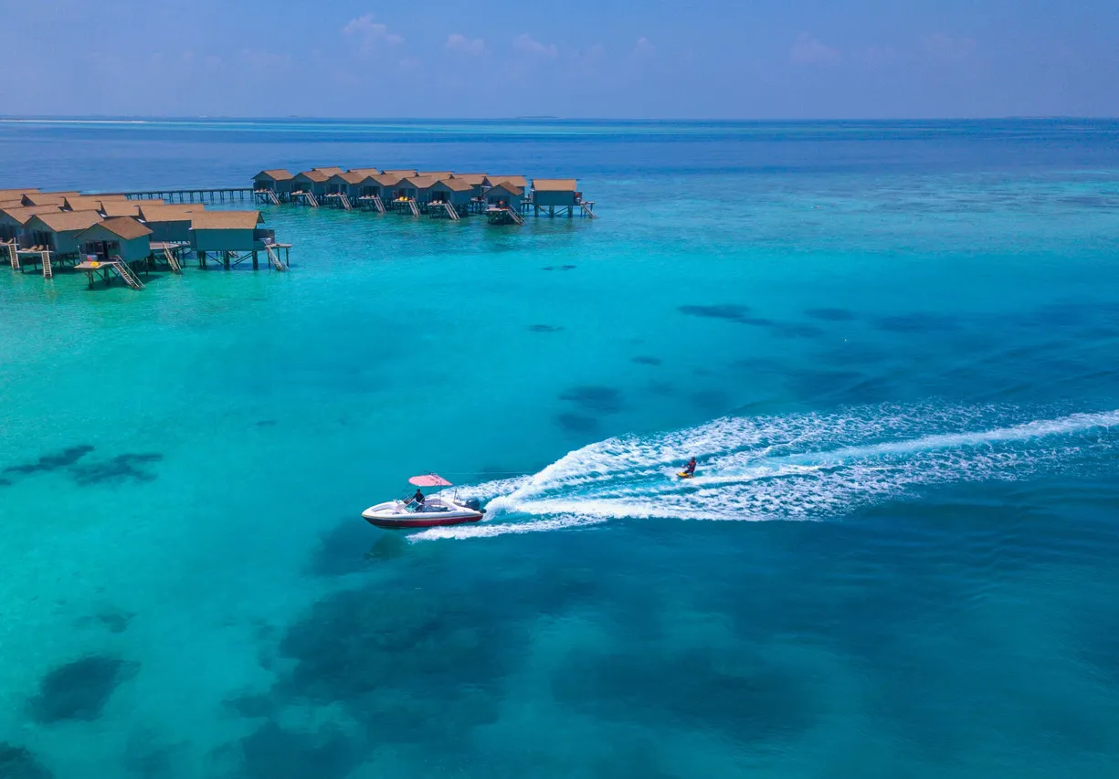 Centara Ras Fushi Resort & Spa Maldives — rooms and atmosphere