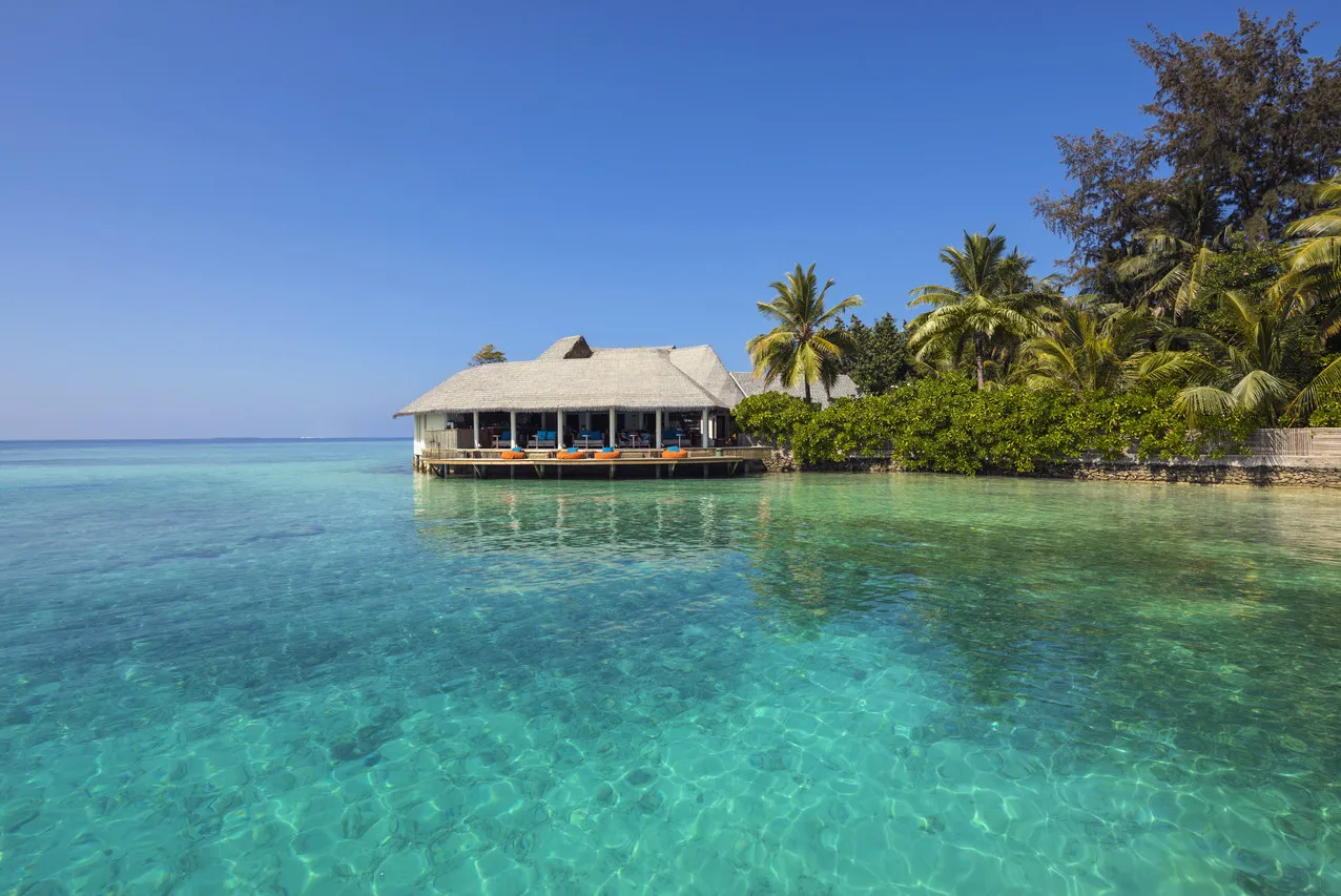 Centara Ras Fushi Resort & Spa Maldives — rooms and atmosphere