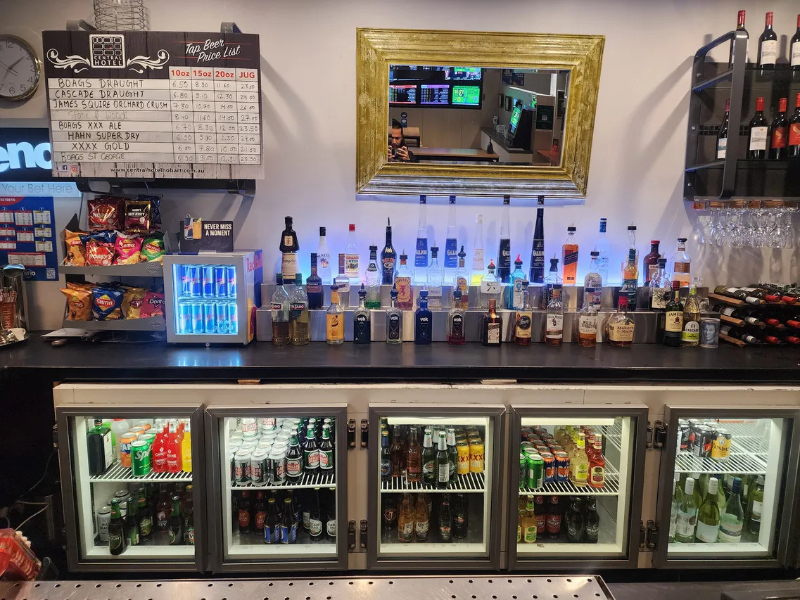 Central Hotel Hobart — rooms and atmosphere