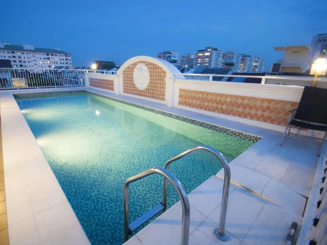 Central Hotel & Residences Saigon — rooms and atmosphere