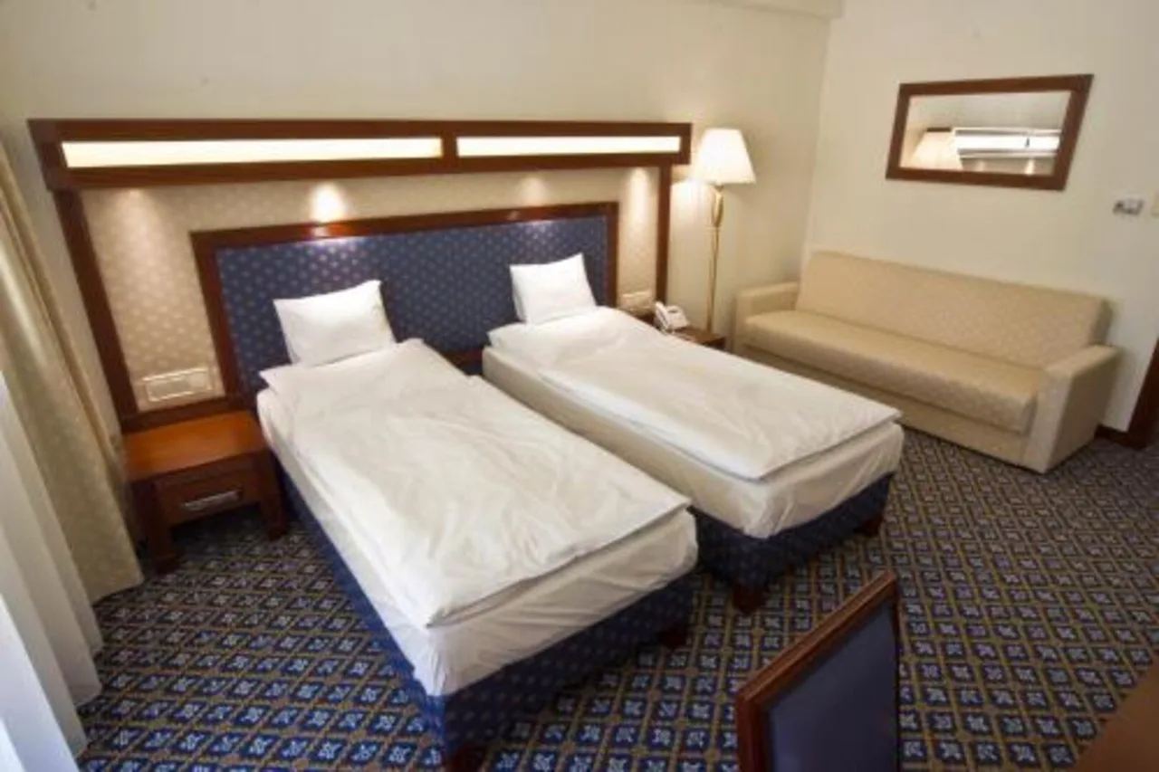 Centrum Hotel Debrecen — เดเบรเซน