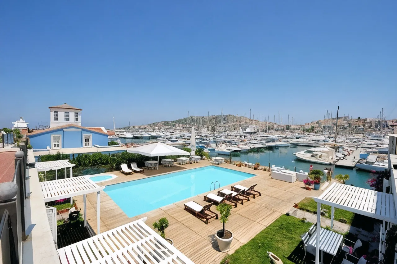 Çeşme Marina Konukevi — ภาพห้องพักและบรรยากาศ