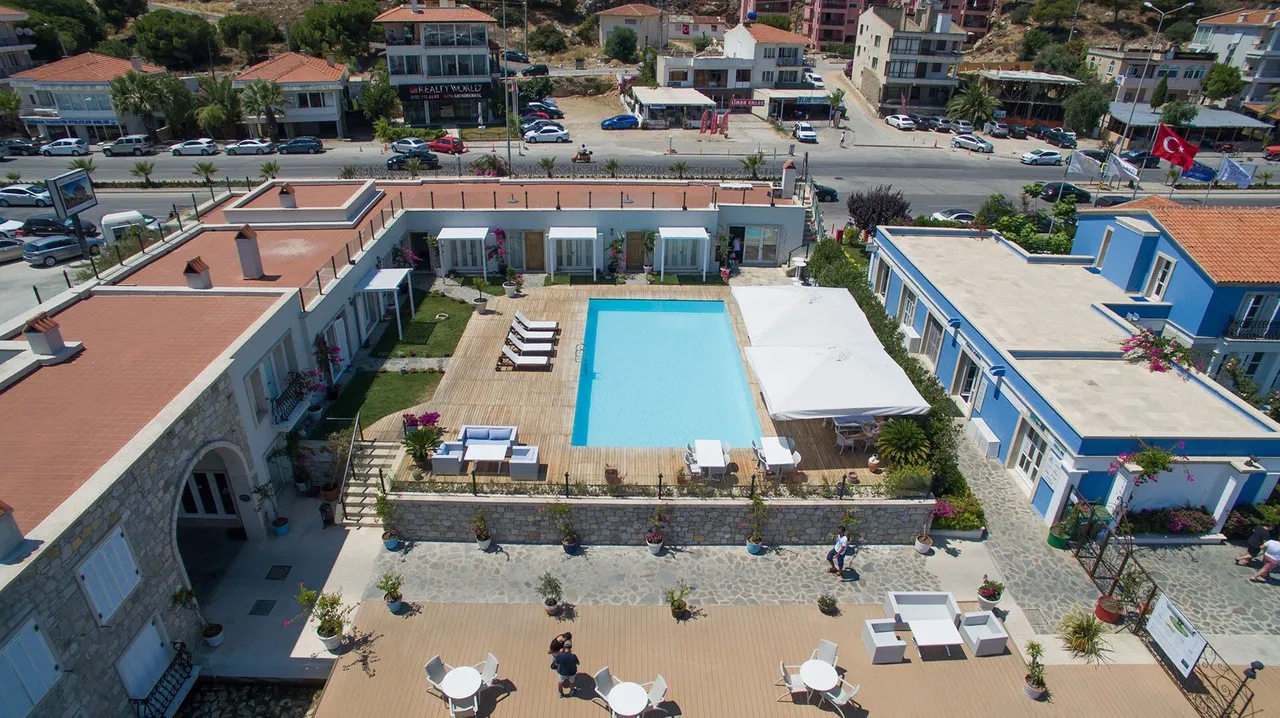 Çeşme Marina Konukevi — ภาพห้องพักและบรรยากาศ