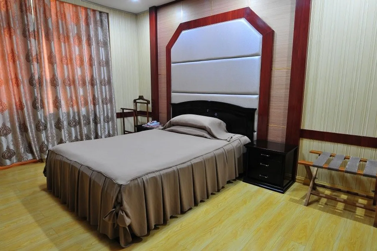 Changgwangsan Hotel — rooms and atmosphere