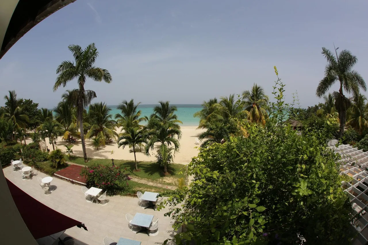 Charela Inn — ภาพห้องพักและบรรยากาศ