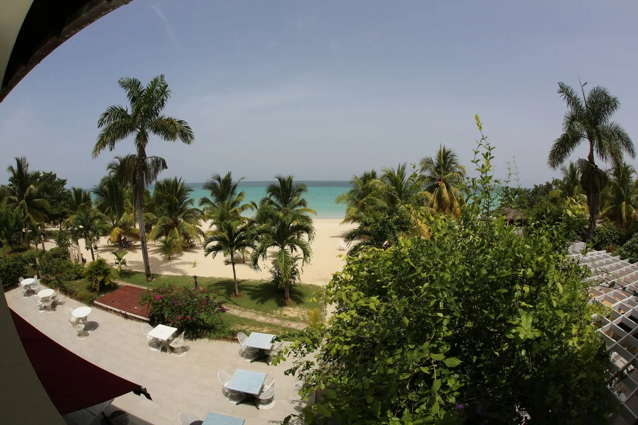 Charela Inn — ภาพห้องพักและบรรยากาศ