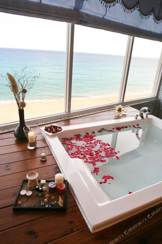 Chateau Beach Resort Kenting — rooms and atmosphere