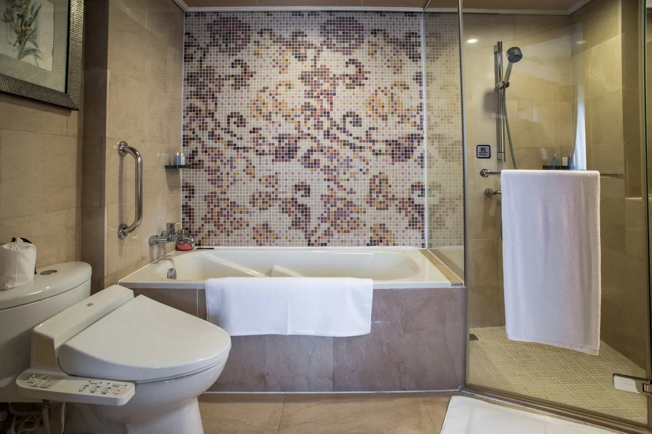 Chateau de Chine Hotel Hualien — rooms and atmosphere