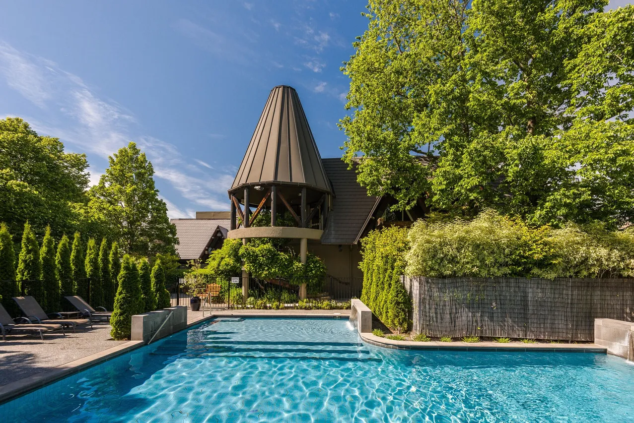 Chateau on the Park — a DoubleTree by Hilton — rooms and atmosphere