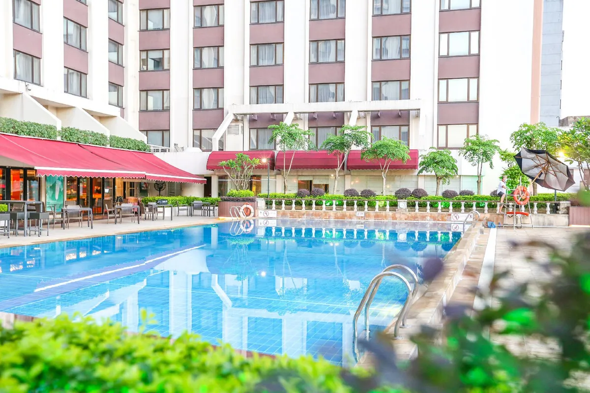 China Hotel, A Marriott Hotel — rooms and atmosphere