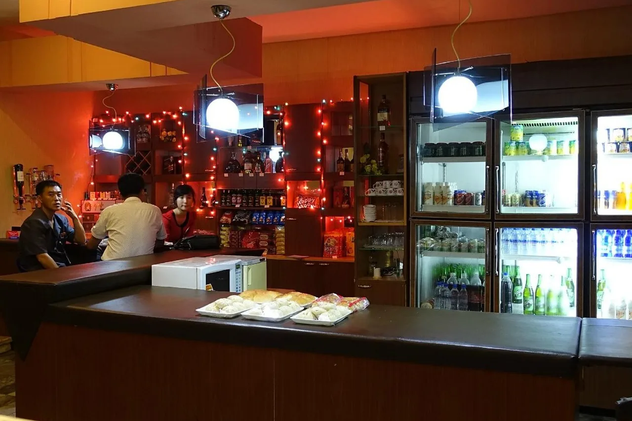Chongnyon Hotel (Youth Hotel) — rooms and atmosphere