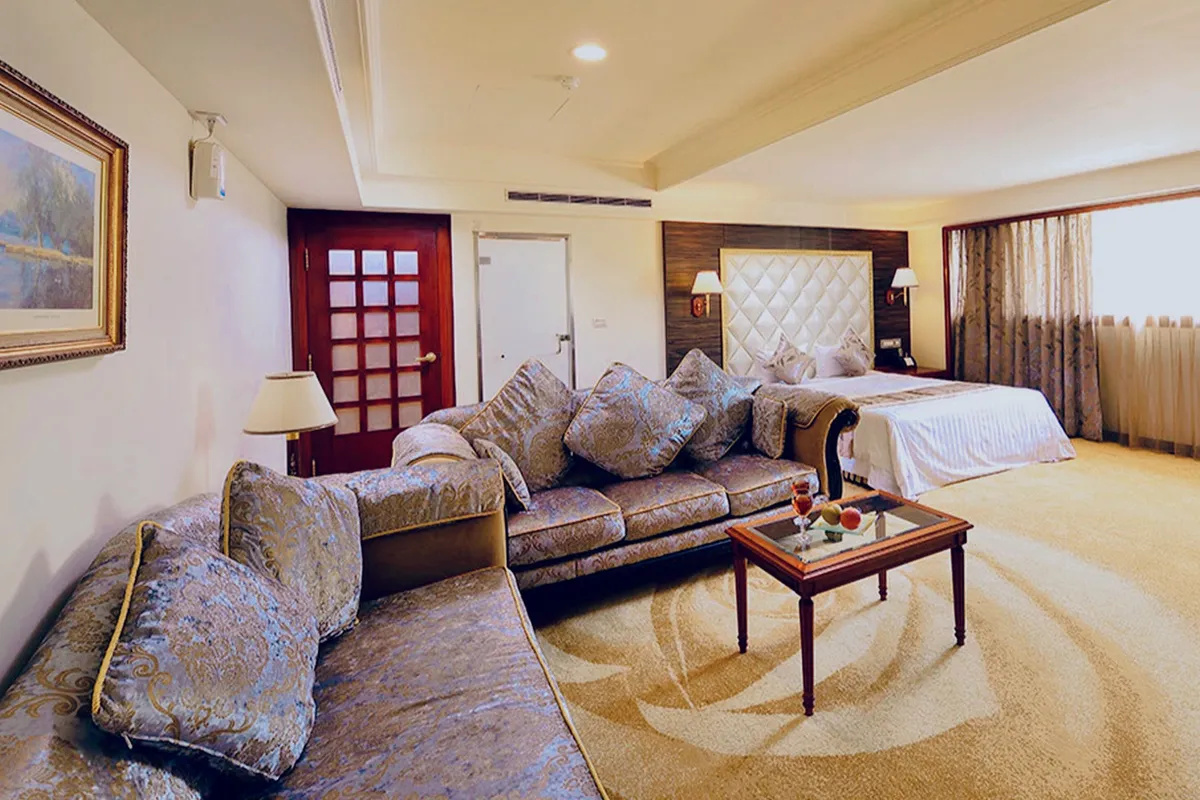 Chyuan Du Spring Resort — rooms and atmosphere