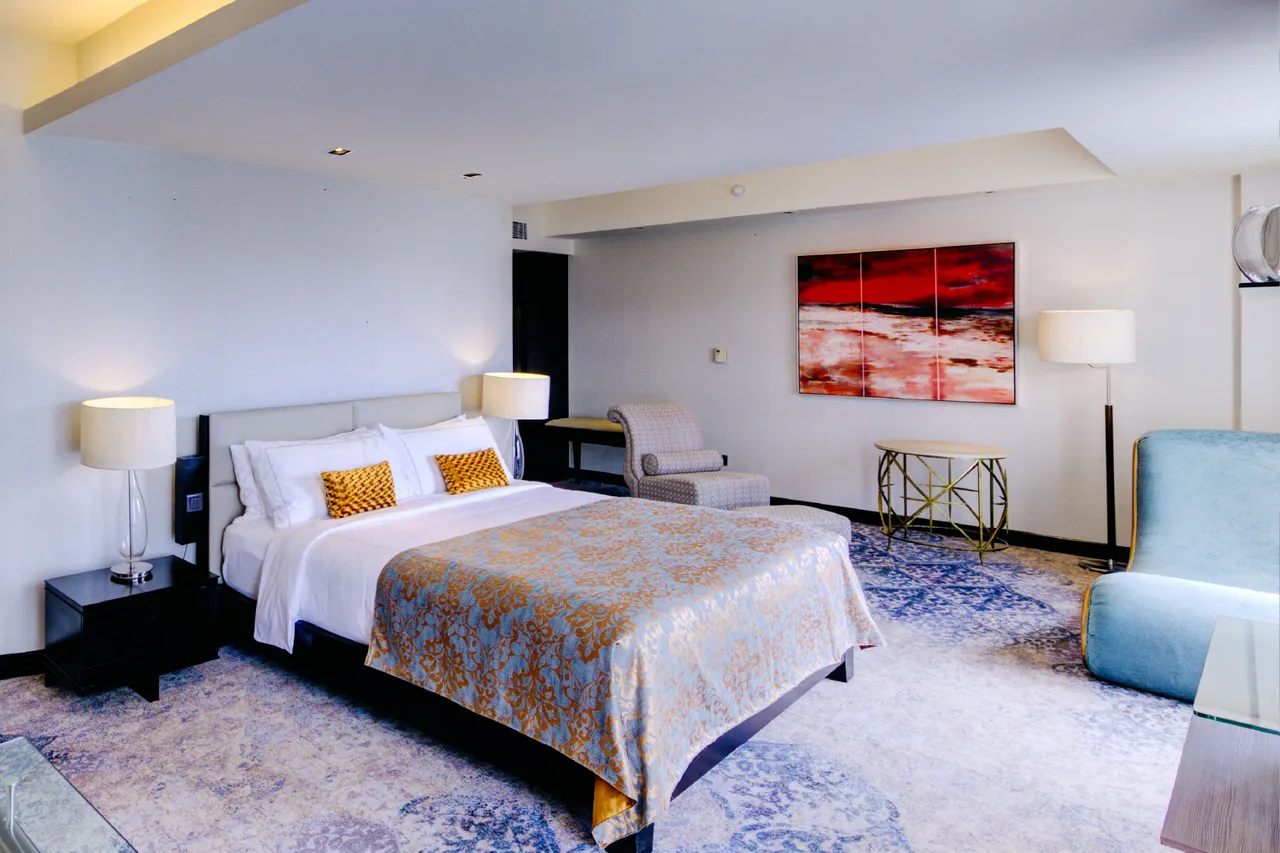 Cinnamon Grand Colombo — rooms and atmosphere