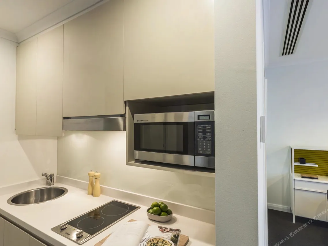 Citadines St Georges Terrace Perth — rooms and atmosphere