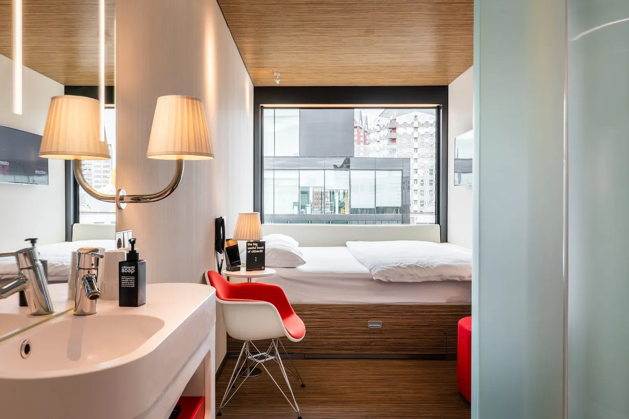 citizenM Rotterdam — ภาพห้องพักและบรรยากาศ