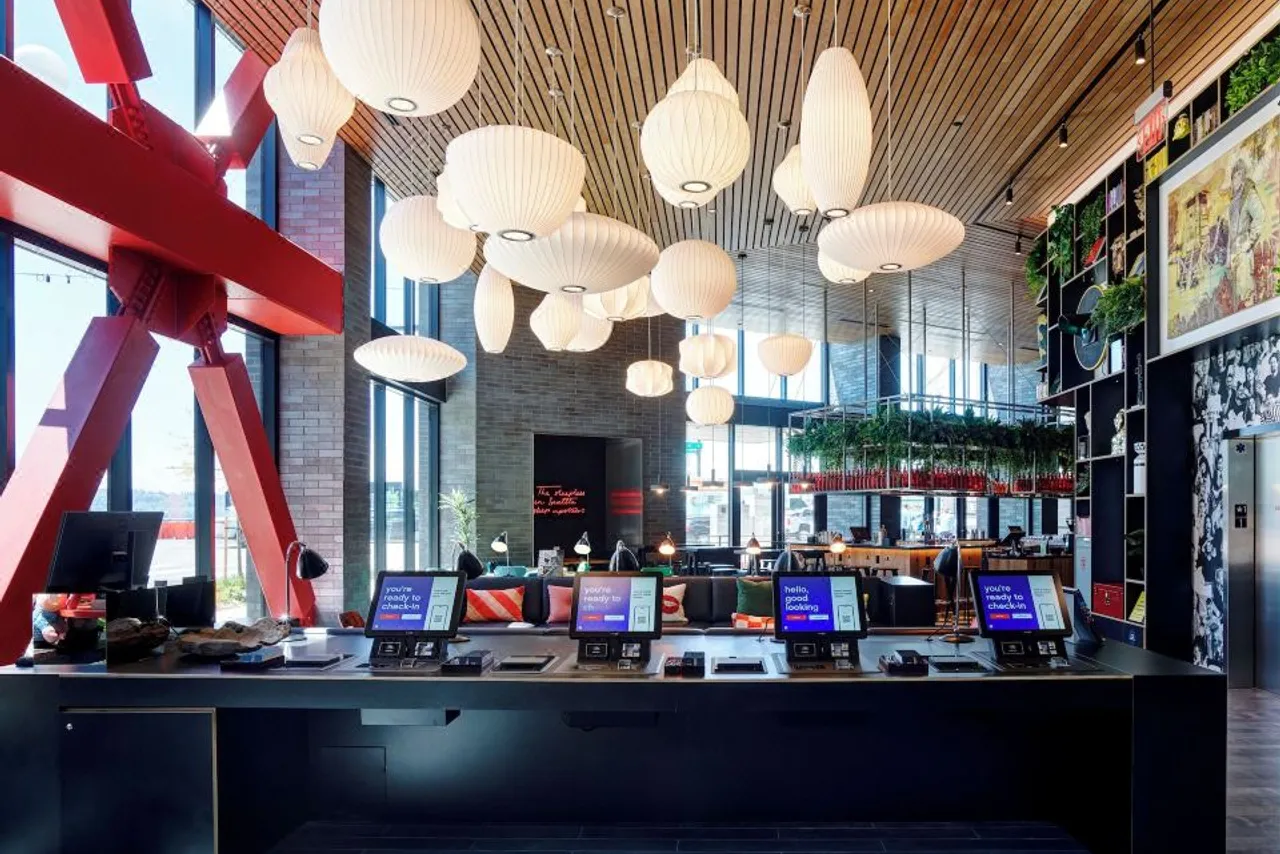 citizenM Seattle Pioneer Square — rooms and atmosphere