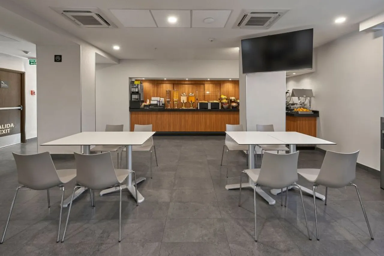 City Express by Marriott Monterrey Lindavista — rooms and atmosphere