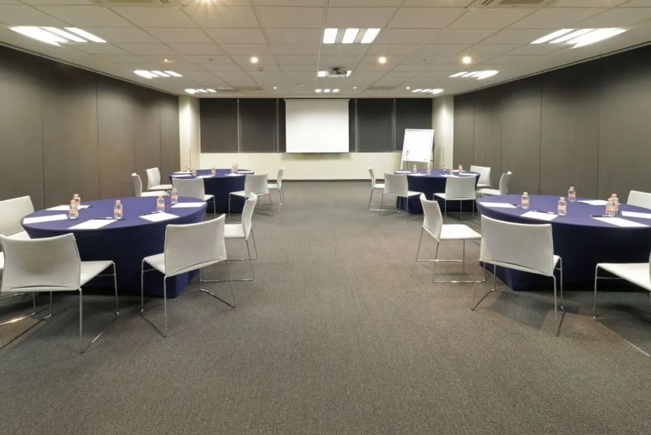 City Express Plus by Marriott Monterrey Nuevo Sur — rooms and atmosphere