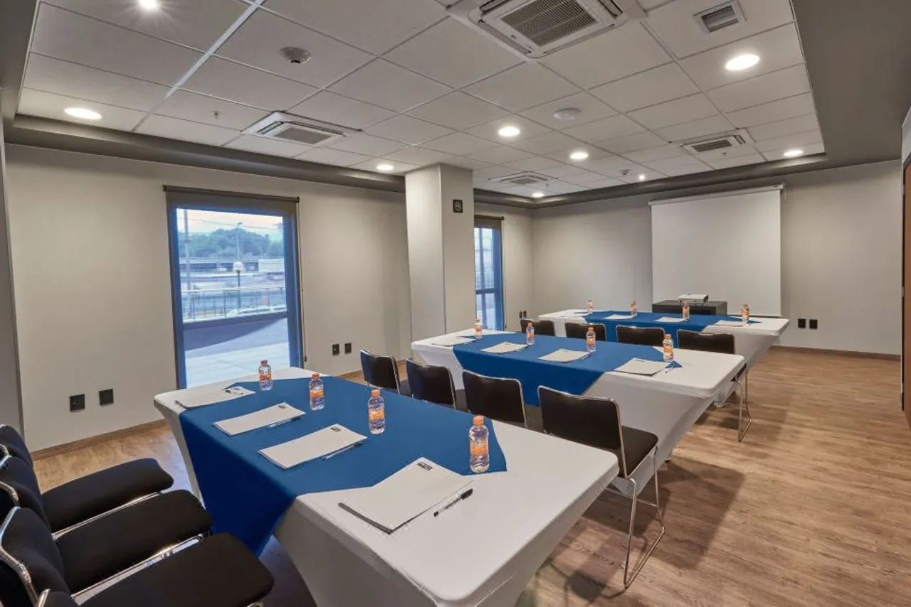 City Express Plus by Marriott Ciudad de Mexico Periferico Sur Tlalpan — rooms and atmosphere