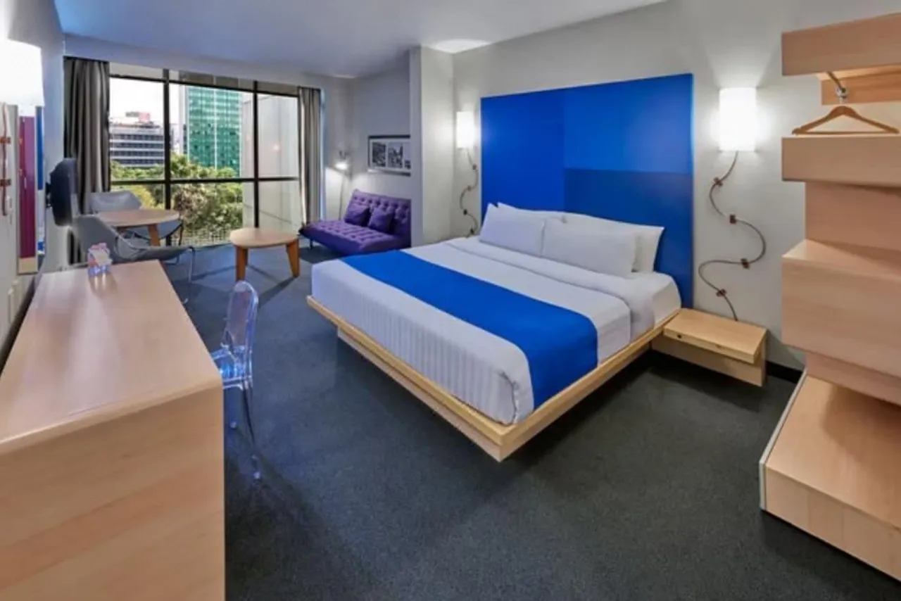 City Express Plus by Marriott Reforma El Angel — rooms and atmosphere