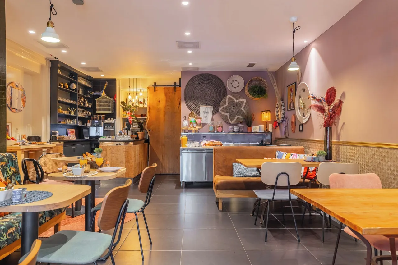 City Hotel Rembrandt — rooms and atmosphere