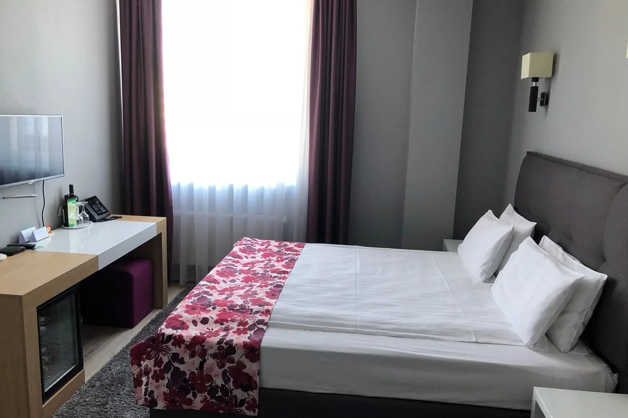 City Park Hotel — rooms and atmosphere