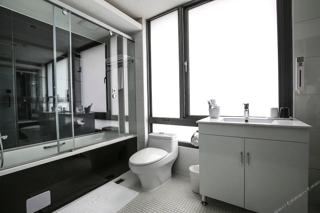CityInn Hotel Plus - Ximending Branch — rooms and atmosphere