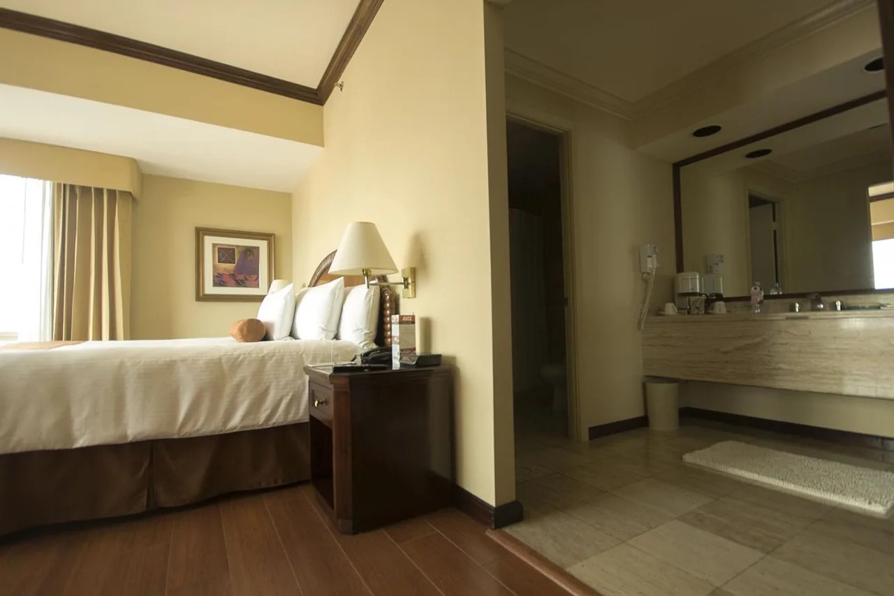 Clarion Suites Guatemala City — rooms and atmosphere