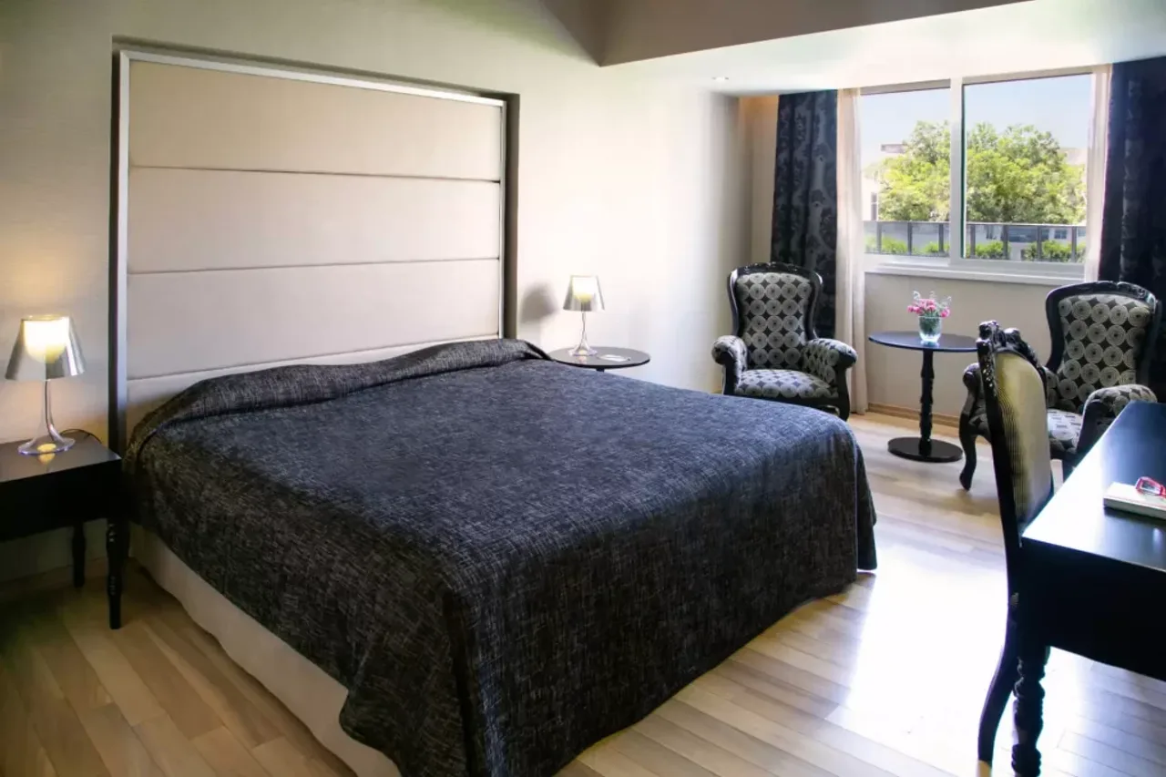 Cleopatra Hotel — rooms and atmosphere