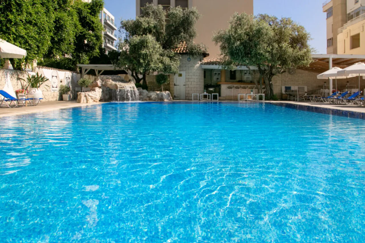Cleopatra Hotel — rooms and atmosphere