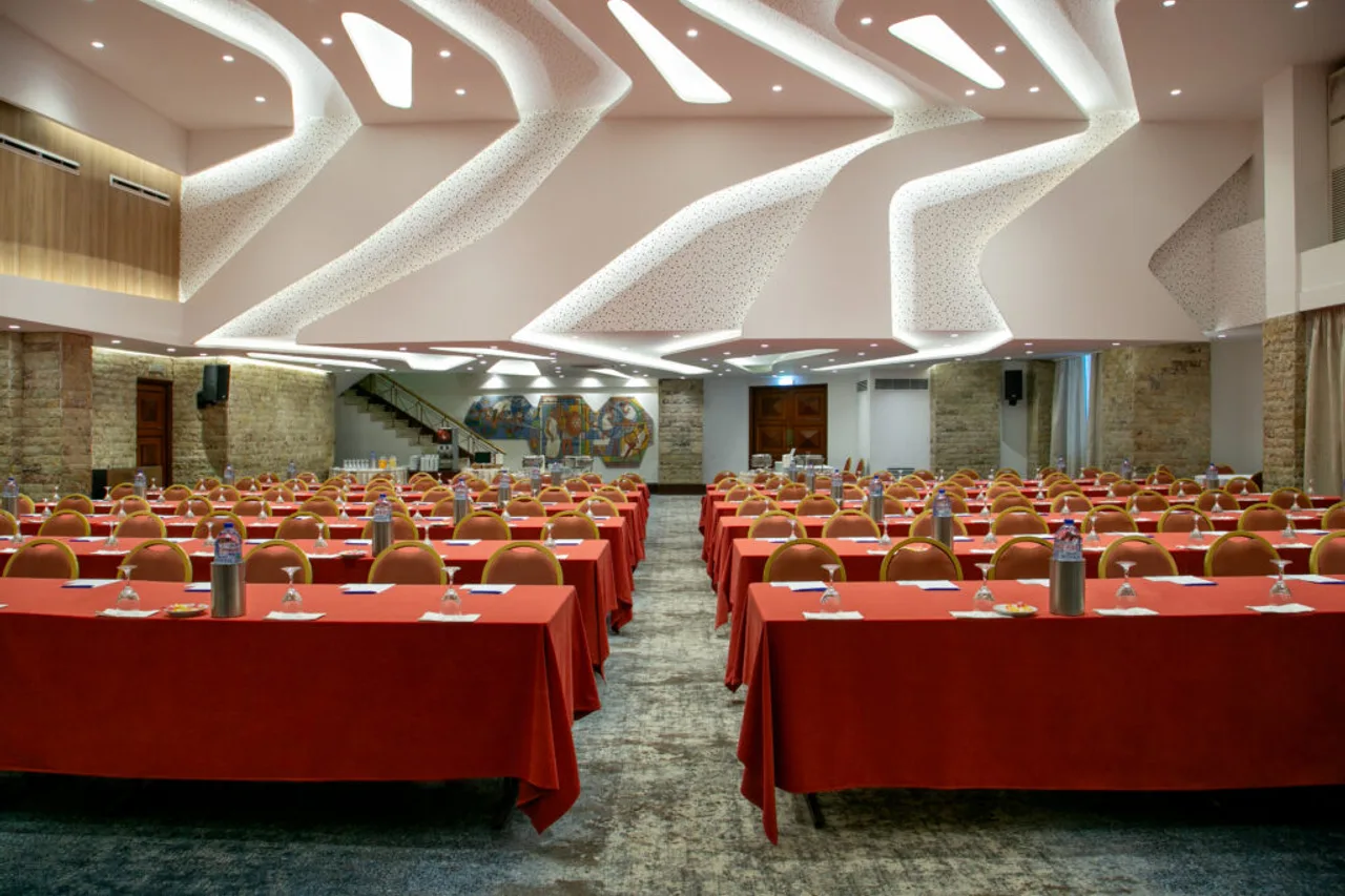 Cleopatra Hotel — rooms and atmosphere