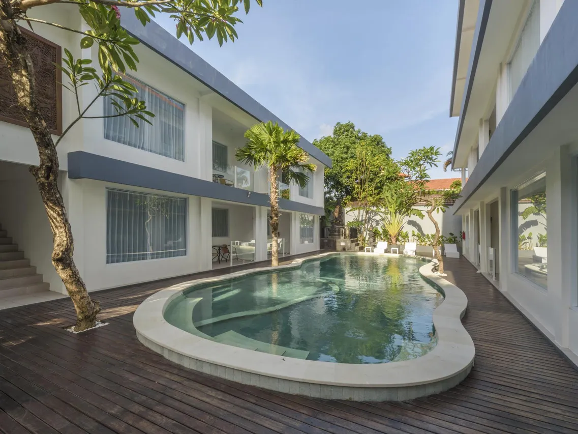 Coast Boutique Apartments — rooms and atmosphere
