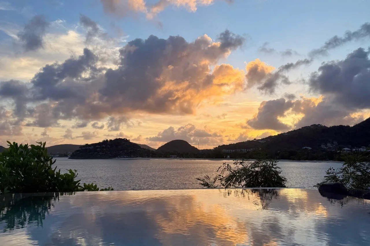 Cocobay Resort — rooms and atmosphere