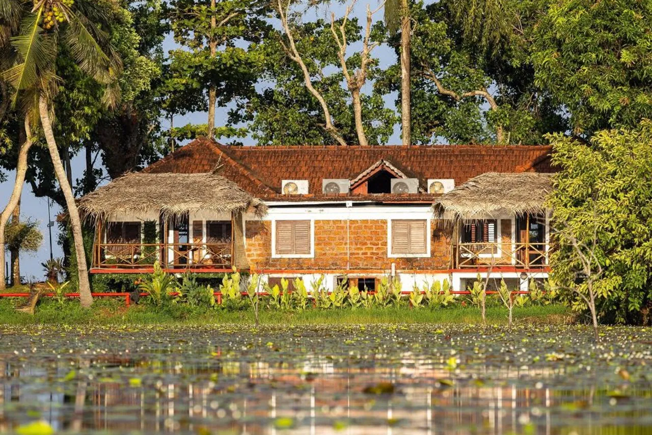 Coconut Lagoon - A CGH Earth Experience — rooms and atmosphere